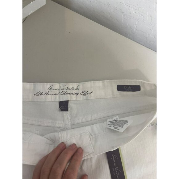 Gloria Vanderbilt White Jordyn Capri With Crystal Details on Pockets NWT Sz 14 - Picture 8 of 8